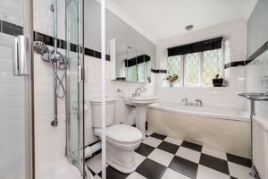 Family bathroom- click for photo gallery